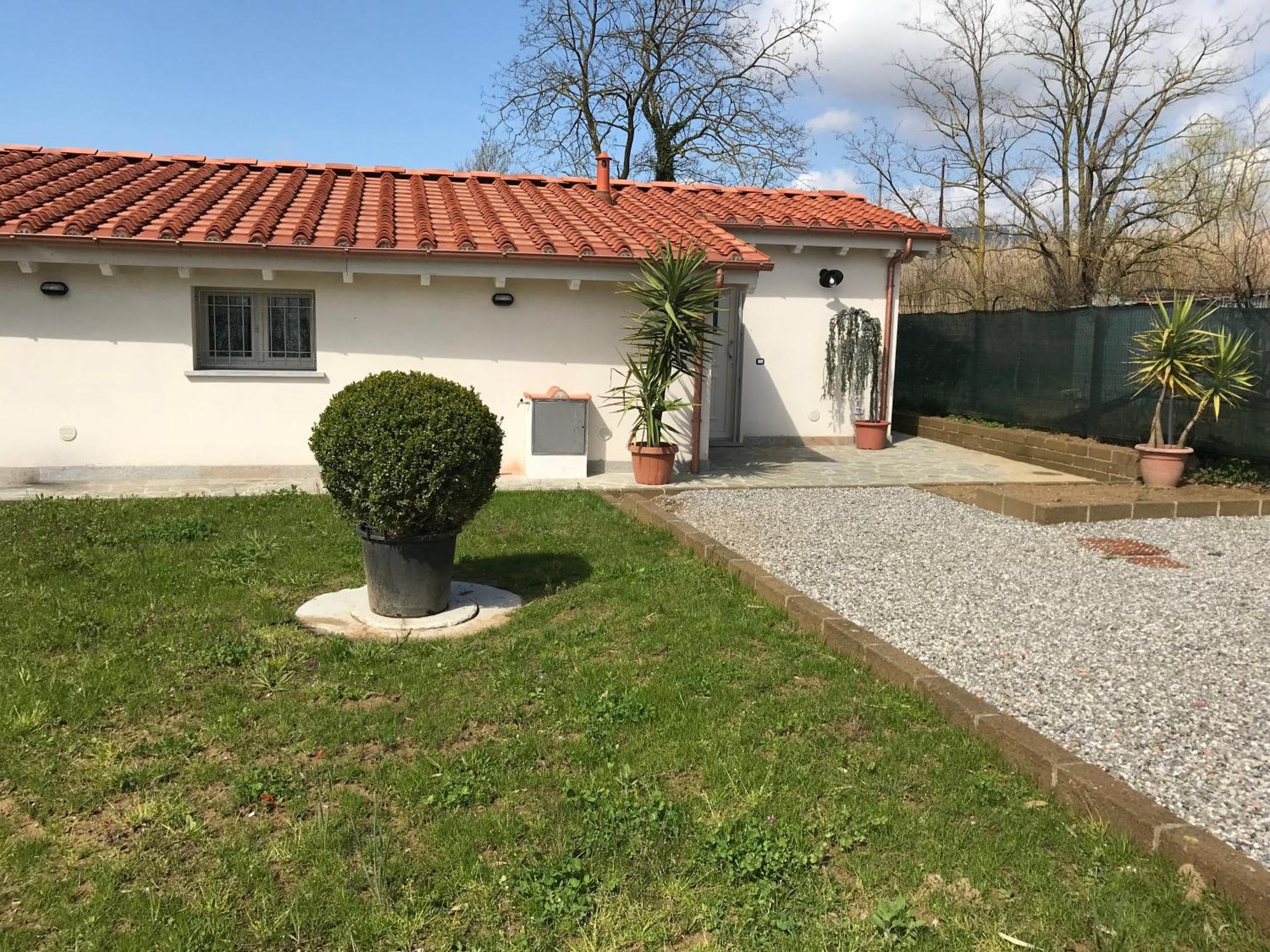 La Camelia Villa Massa e Cozzile Exterior photo